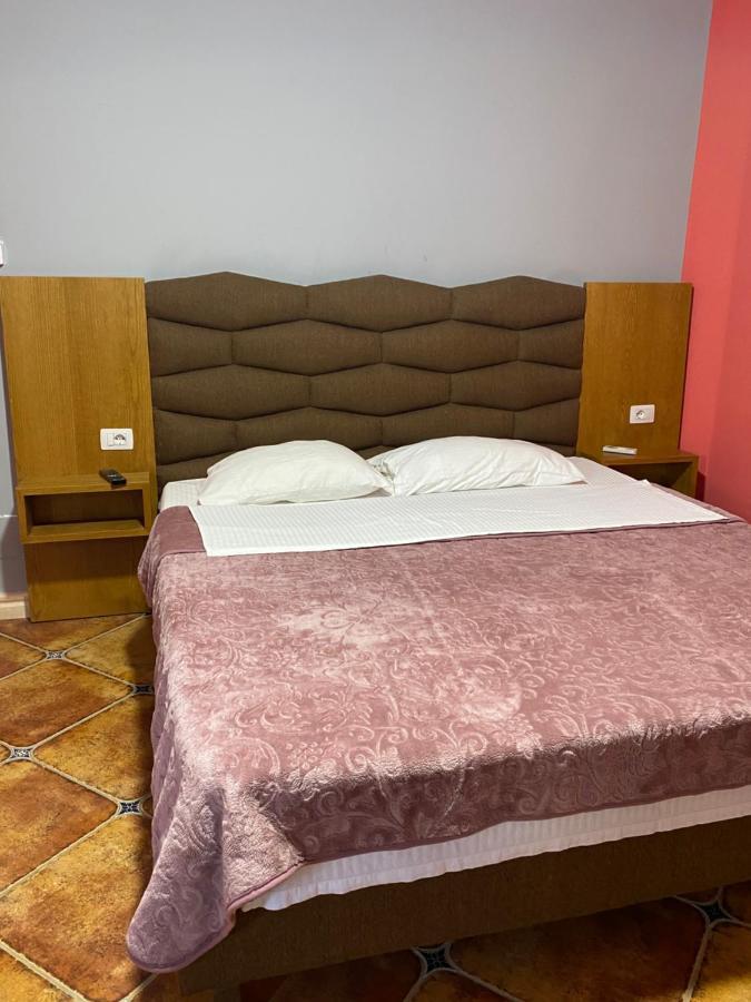 Pilo Lala Hotel Lushnjë المظهر الخارجي الصورة